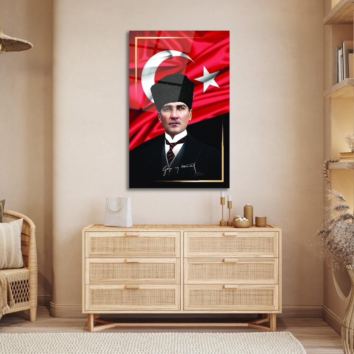 Türk%20Bayraklı%20Atatürk’lü%20Cam%20Tablo