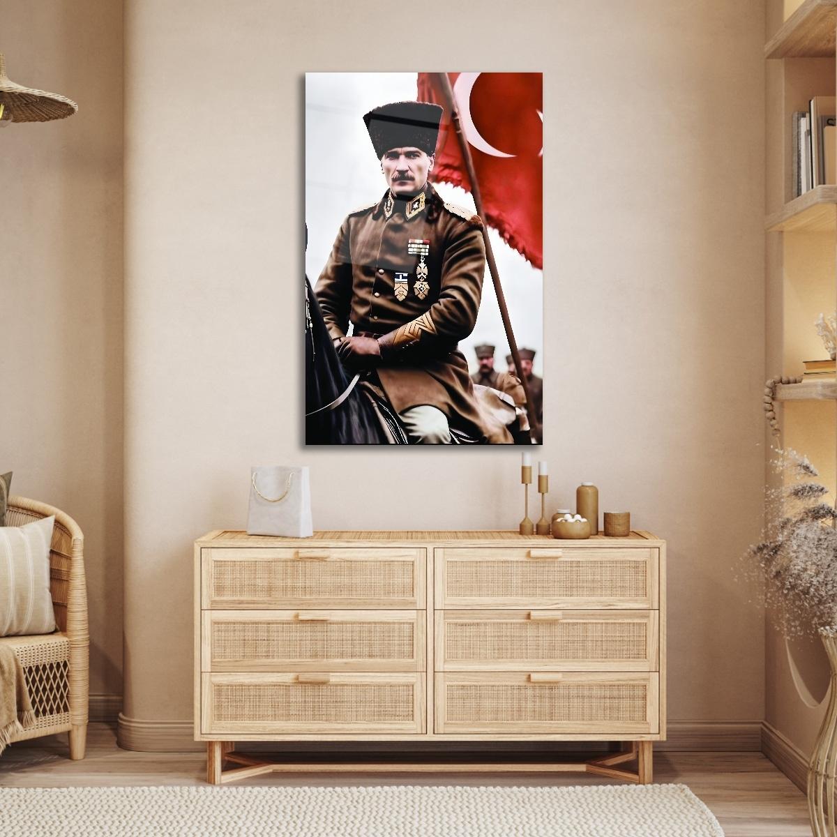 Atatürk%20ve%20Bayrak%20Temalı%20Cam%20Tablo