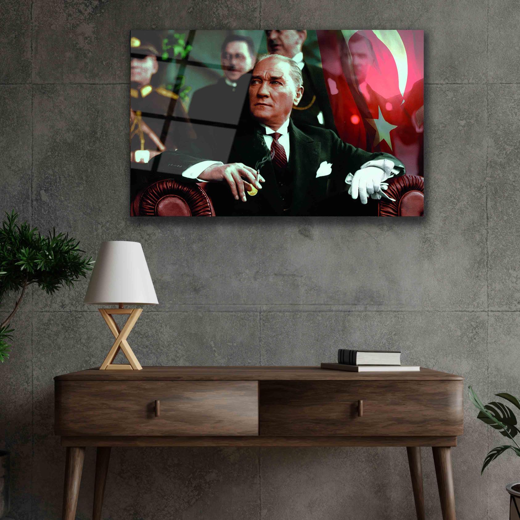 Arkaplanı%20Türk%20Bayrağı%20Atatürk%20Tasarımlı%20Cam%20Tablo