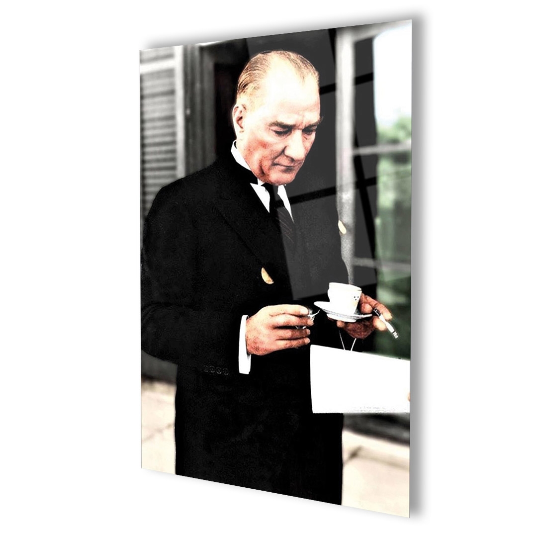 Çarpıcı%20Tasarım%20Atatürk%20Cam%20Tablo