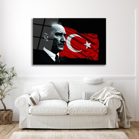 Atatürk ve Bayrak Camdan Tablo
