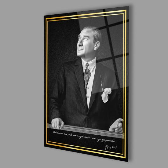 Dikey Siyah Arkaplanlı Atatürk Silüetli Cam Tablo