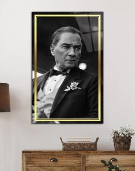 Sarı Çerçeve Atatürk Siyah Beyaz Cam Tablo