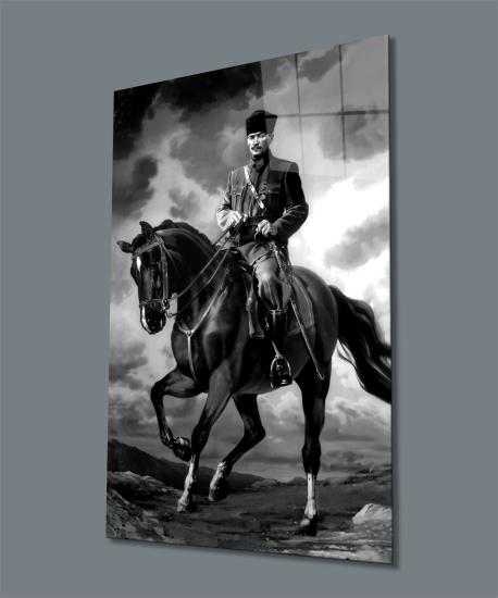 Atatürk At Üzerinde Dikey İhtişamlı Cam Tablo