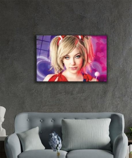 Yatay Pembe Arkaplanlı Kadın Cam Tablo